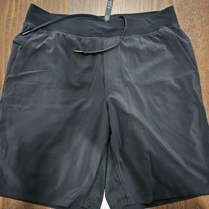 Lululemon Large short
